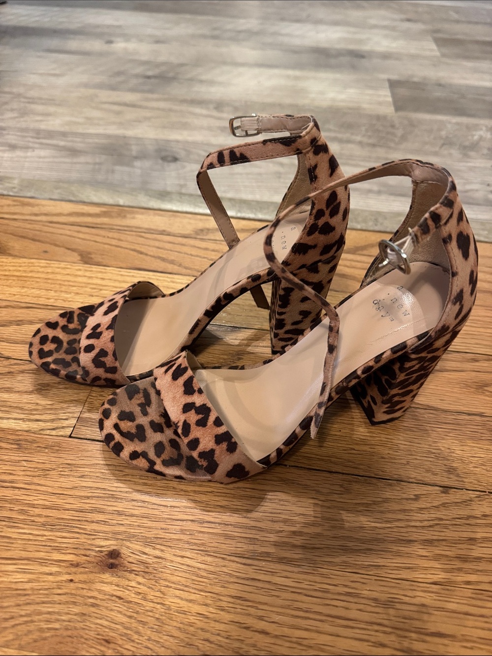 Leopard open toe heeled sandals - Picture 3 of 5